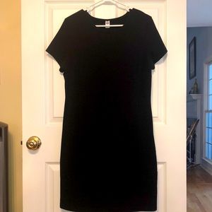 Black Old Navy t-shirt dress size L
